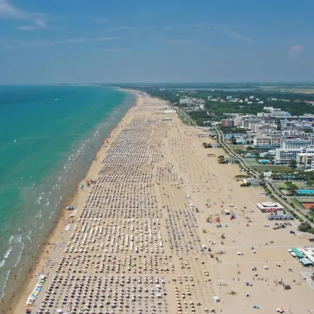 Apartment Two-roomed Flat For 5 People On The Ground Floor With Enclosed Garden Bibione